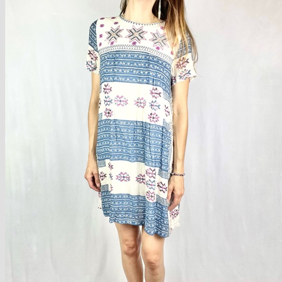 LITTLE WHITE LIES |🧵💗 Cornflower Blue Pink Boho Embroidered Stitch Shift Dress - Picture 7 of 16